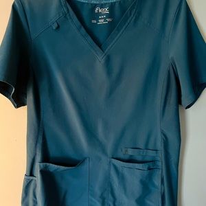 Medium iflex scrub top